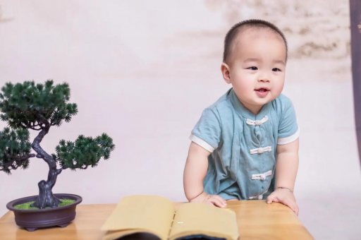 庆阳宝宝脸上小白点